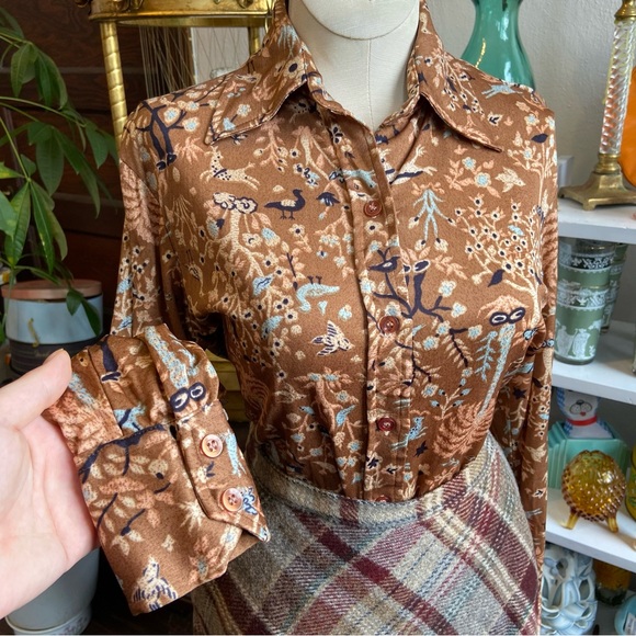 1970s Botanical, Deer, and Bird Tapestry Print Vintage Button Down - Picture 3 of 7